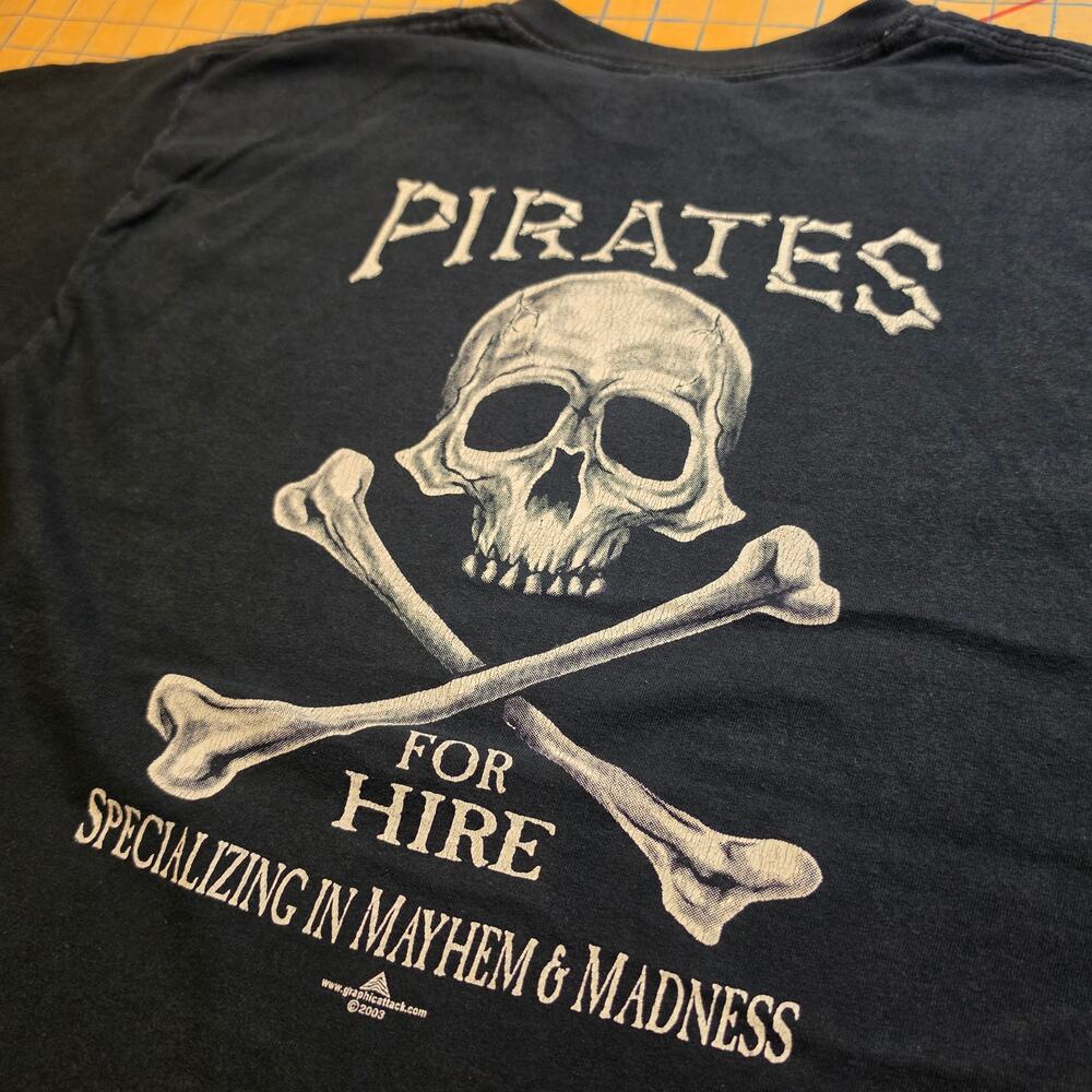 Gildan Graphic T-Shirt Black Large Y2K Pirate Sanibel Florida